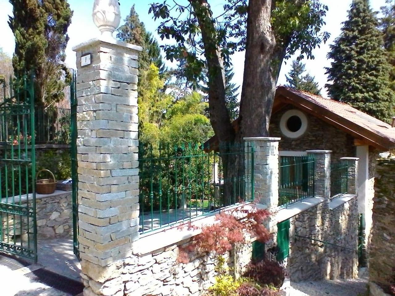 Apartmán La Camelia D'Oro Oggebio Exteriér fotografie